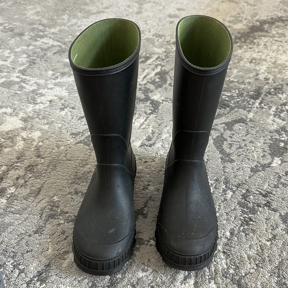 Rain boots excellent condition!